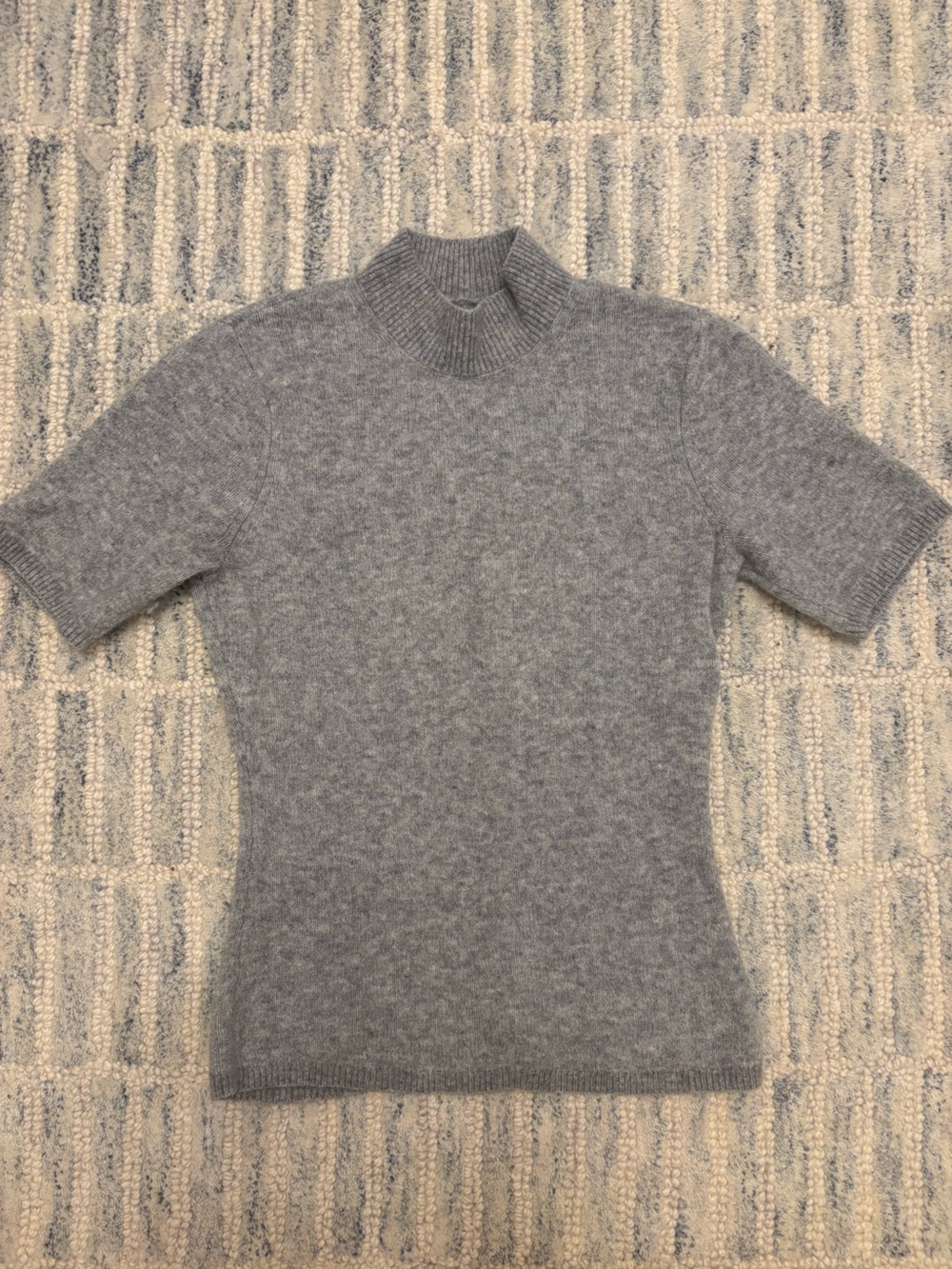 Abercrombie & Fitch Light Gray Mock Neck Short-Sleeve Sweater